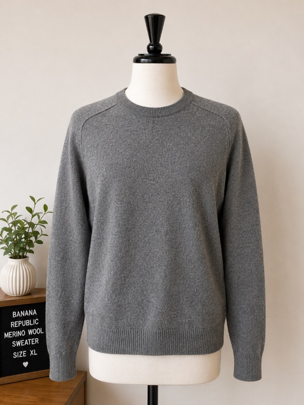 Banana Republic Men's Merino Wool sweater Size XL